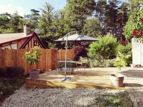 Cottage with hot tub, BBQ & terrace | Pets allowed - Image 2