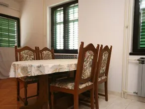 Apartamento vacacional con barbacoa y jardín - Image 5