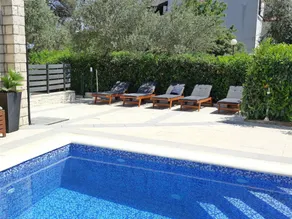 Fully equipped holiday home with terrace, garden & private pool | Pets are welcome - Image 5