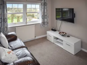 Family-oriented flat with barbecue & garden - Image 2