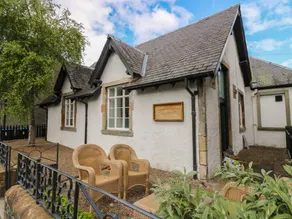 Cottage with garden - Image 2