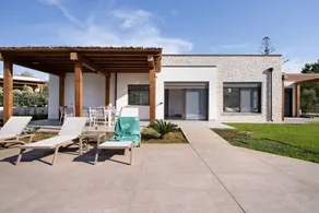 Villa mit Terrasse, Pool und Garten | Gartenblick - Image 4