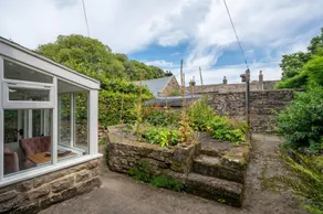 Cottage with garden - Image 4