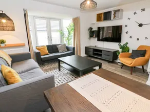 Family-friendly beautiful cottage with terrace & garden | Beach view | Dogs allowed - Image 3