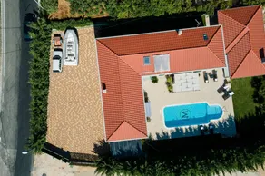 Villa in Trogir for 9 people with 5 rooms Ref. 662594 - Image 2