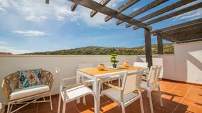 Voll ausgestattetes schönes Apartment mit Terrasse, Garten und Pool - Image 2