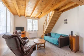 Bright Apartment 300m from the Beach - Image 3