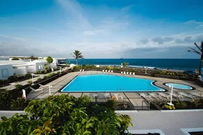 Charming house with terrace & pool | Garden view | Suitable for remote work - Image 2