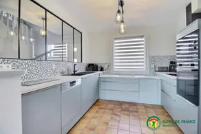 Gite with terrace & garden - Image 2