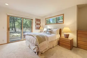 Fully equipped pleasant house with hot tub & pool - Image 4