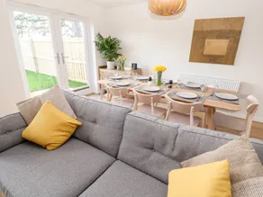 Cottage with garden | Beach view - Image 4