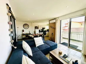 Apartment with garden & terrace - Image 5