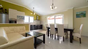 Fully equipped holiday home with pool, terrace & barbeque | Sea view | Pets allowed - Image 5