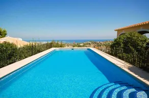 Villa with barbeque, terrace & garden | City view - Image 4