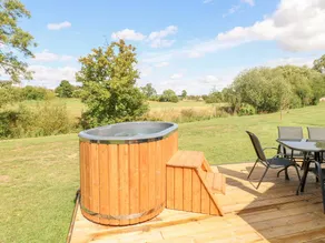 Cottage with garden, sauna & barbecue - Image 3