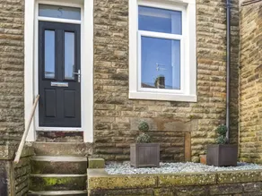 Cottage with garden - Image 2