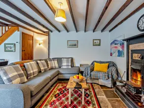 Cottage with barbeque & garden | Water view - Image 2