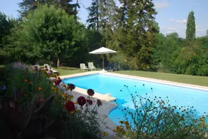 Family-oriented charming cottage with pool, garden & hot tub | Garden view | Pets are welcome - Image 4