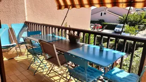 Appartement avec piscine, jardin et terrasse - Image 2