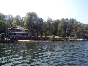 Beautiful Log Cabin Rental in Harveys Lake near Back Mountain, Pennsylvania - Image 3