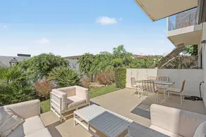 Holiday Home 'Great Townhouse Close To The Beach' with Sea View, Wi-Fi and Air Conditioning - Image 2