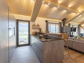 Holiday home with garden, private pool & sauna | Mountain view | Close to the ski - Image 5
