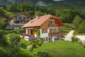 Enjoy the mountains from this superb chalet with hot-tub - OVO Network - Image 4