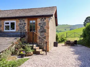 Charming cottage with garden - Image 3
