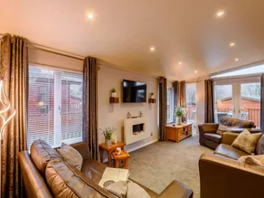 Lodge with garden - Image 2