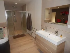 B&B with hot tub | City view - Image 5