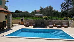 Ferienwohnung mit privatem Pool, Garten und Terrasse | Gartenblick - Image 2
