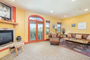 Agréable appartement en copropriété entièrement équipé avec barbecue, piscine chauffée et jacuzzi | Vue piscine - Image 3