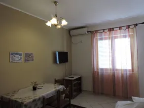 Holiday apartment with garden & barbecue - Image 5