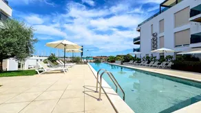 Beautiful flat with pool & garden | Suitable for remote work - Image 3