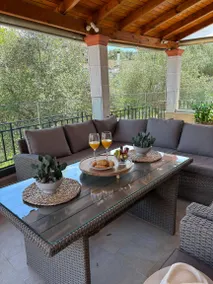 Apartment with garden & terrace | City view - Image 5