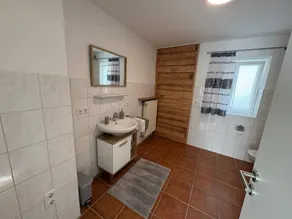 Apartment with terrace - Image 2
