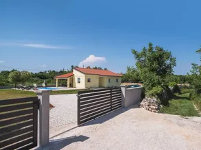 Ferienhaus mit Terrasse, Grill und privatem Pool - Image 3