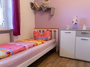 Mit zwei Schlafzimmern und Balkon - Image 3