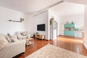 Apartment with BBQ & garden - Image 5