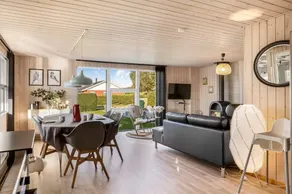 Children-friendly nice holiday home with terrace, jacuzzi & BBQ - Image 4