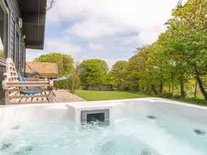 Family-oriented house with hot tub, terrace & garden | Nature view | Dogs allowed - Image 2