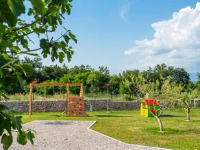 Holiday home with terrace, garden & private pool - Image 4