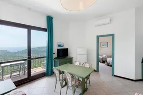 P. R. Club - Two-Room Faro 33 with Sea View, Private Terrace and Air Conditioning - Image 5