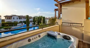 Villa con barbacoa, jardín y terraza - Image 5