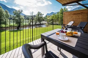 Children-friendly flat with garden, pool & sauna | Lake view | Pet-friendly - Image 4