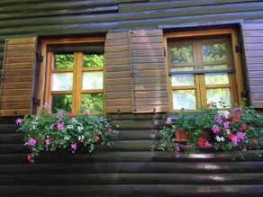 Voll ausgestattetes charmantes Ferienhaus mit Whirlpool, Grill und privatem Pool - Image 2