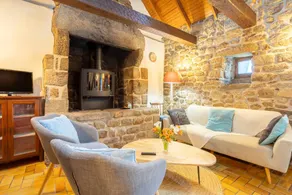 Cottage con terrazza, piscina riscaldata e giardino - Image 3