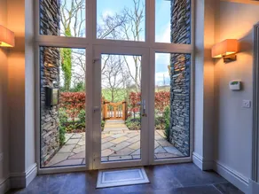 Cottage with garden - Image 3