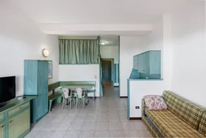 P. R. Club - Three-Room Enea 32 with Sea View, Private Terrace and Air Conditioning - Image 3