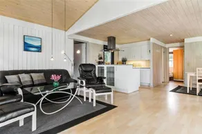 House with terrace - Image 3